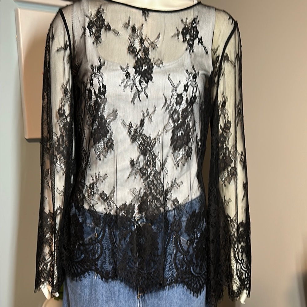 Elegant WHBM Black Lace long sleeve Top size Medium EUC